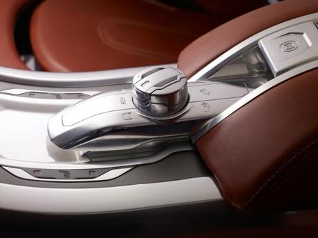 Land rover lrx concept  un suv sportif 12 