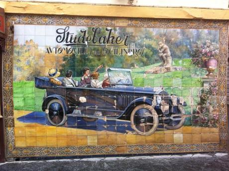 Panneau de faIence azulejos sur la Calle Tetuan à Séville