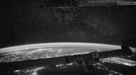 De I'Infiniment Petit à l'Infiniment Grand