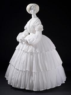Fashioning fashion. Deux siècles de mode européenne, 1700-1915 et une promenade aux arts-déco