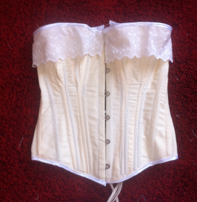Des corsets !