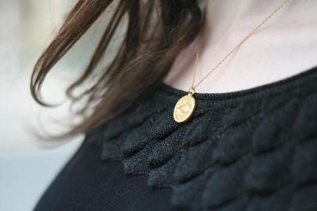 collier symbole oeil