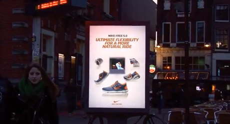 Des Hologrammes dans les panneaux JCDecaux pour Nike