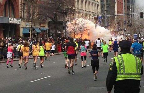 Video : Au moins deux morts dans une double explosion près de la ligne d'arrivée du marathon de Boston