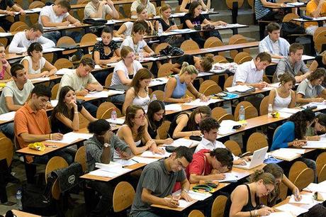 Le droit à l'instruction, et la sélection à l'Université