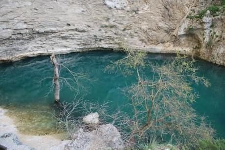 fontaine,source,résurgence,exsurgence,vallis clausa,vaucluse,pétrarque,plongée,gouffre