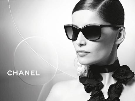 Laetitia-Casta-x-Chanel-ete-2013-lunettes.jpg