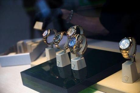 Le plus grand magasin de montres de luxe à Paris Le plus grand magasin de montres de luxe à Paris