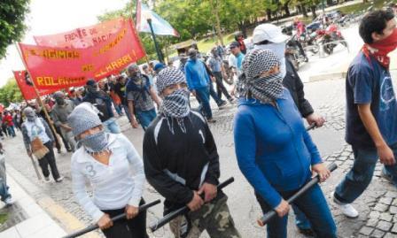 CHRONIQUE POLITIQUE DU PEROU, AVRIL 2013 Avancées démocratiques et autres bonnes nouvelles