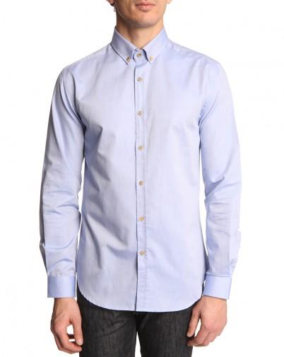 Une chemise oxford, col boutonné, made in Portugal avec de jolis boutons bois. Un classique au bon rapport qualité / prix, ici avec - 20%.