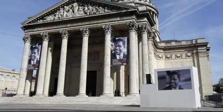 Photos en l'honneur du poète et homme politique Aimé Césaire au Panthéon, en avril 2011 © Patrick Kovarik / AFP