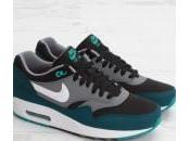 Nike Essential Black Turquoise