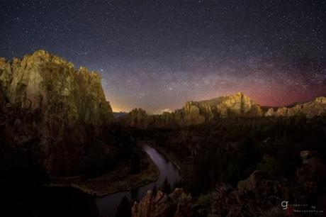 Brad-Goldpaint-Smith-Rock-and-the-Aurora-2_1366218648