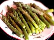Blanche verte l’asperge joue mignonettes