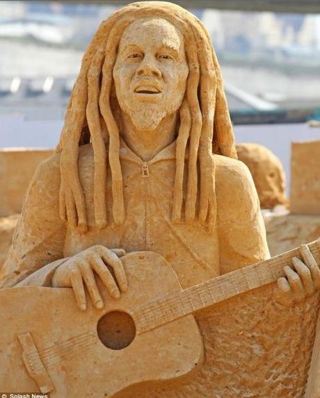 The international Sand Sculpture Festival.  - Sculpture de sable de Bob Marley 2013