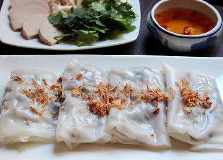 Raviolis vietnamiens au porc et aux champignons noirs (Bánh cuốn)