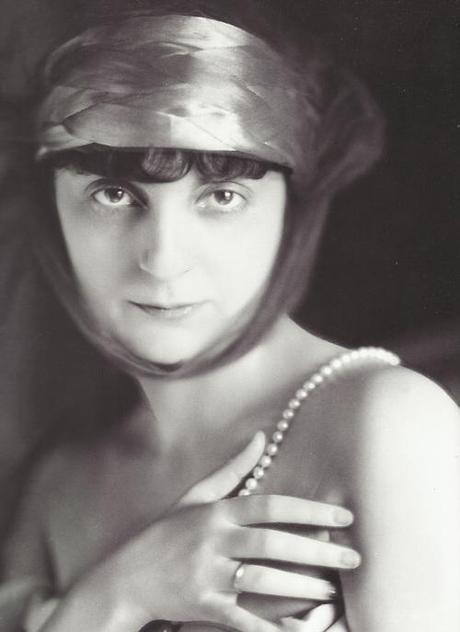 Mme-de-Noailles_Laure-Albin-Guillot