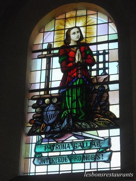 TRESSANGE(57)-Les Vitraux de l'Église Saint-Pierre