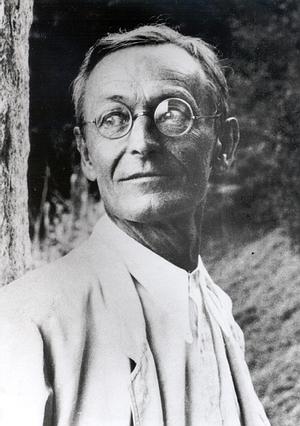 http://lechatmasque.files.wordpress.com/2010/12/hermann-hesse-voyant.jpg