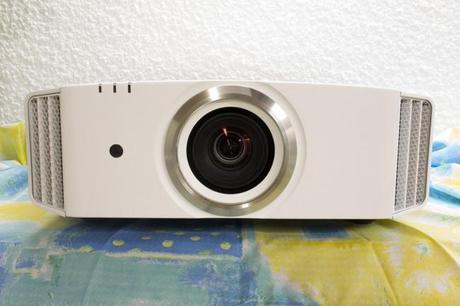 Déballage du JVC DLA-X55RW JVC DLA-X55RW