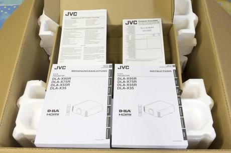 Déballage du JVC DLA-X55RW JVC DLA-X55RW