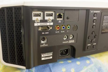 Déballage du JVC DLA-X55RW JVC DLA-X55RW