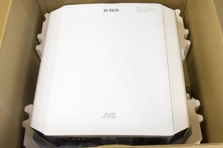 Déballage du JVC DLA-X55RW JVC DLA-X55RW