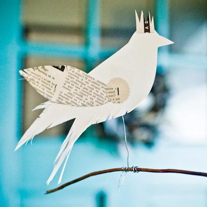 oiseau papier blanc