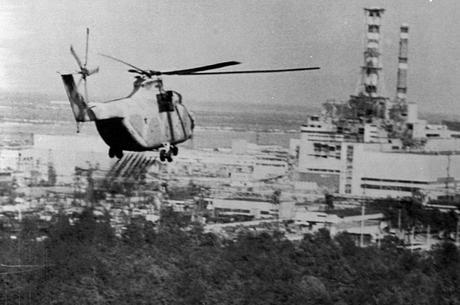 Tchernobyl helico horiz 1200 1024x680 Tchernobyl, la mort des enfants en prime