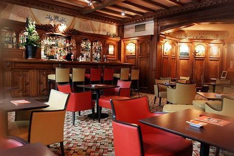 Miss Bobby_Buckingham bar