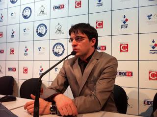 Maxime Vachier-Lagrave commente sa victoire sur Peter Svidler © Chess & Strategy 