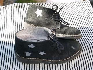 Customisation de chaussures style Clarks.