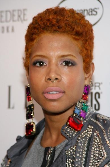 LA CHANTEUSE KELIS PRESENTE 'CALL ON ME'