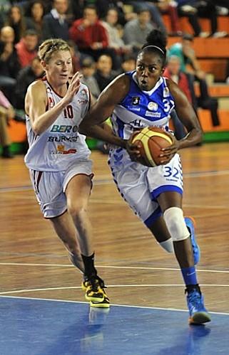 Bernice MOSBY (Conquero) Héctor CORPA