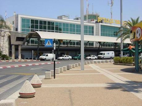 800px-Airport_Tel_Aviv_Bengurion