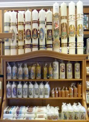 Photos: un magasin d'articles de piété