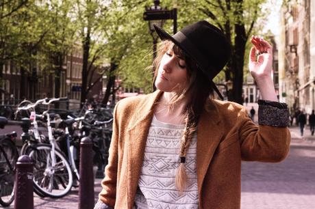 Image and video hosting by TinyPic