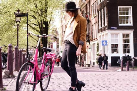 Image and video hosting by TinyPic