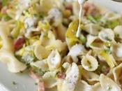 Pâtes poireaux l’ail, sauce moutardée