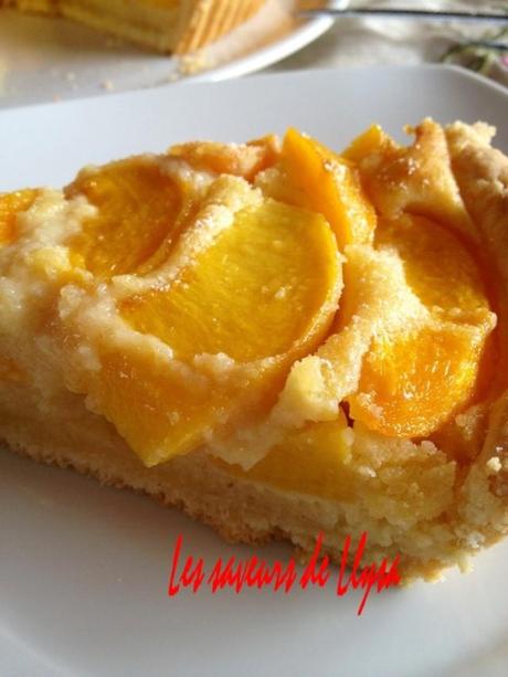 Tarte aux pêches, au flan et à la frangipane