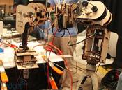 bras robotique contrôlé muscles visage