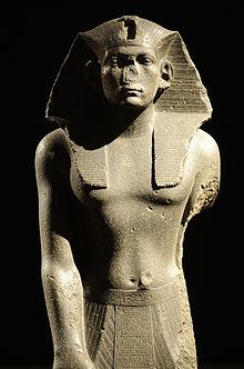 Praying_statue_of_king_Amenemhet_III_-_1840-1800_BC_-_Neues_Museum