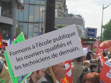 5maimanif7.jpg
