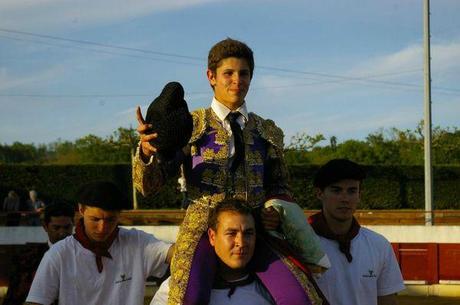 946152_4423837888053_1575141472_n