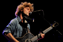 On y était : Kim Churchill au Club Soda (supporting Billy Bragg)