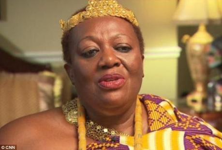 UNE SECRETAIRE RECOIT L'APPEL D'UN COUSIN ELOIGNE L'INFORMANT QU'ELLE A HERITE D'UN TRONE AU GHANA - Peggielene Bartels