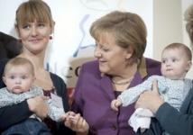 Angela Merkel soutient l'initiative Wellcome, qui vient en aide aux jeunes parents - EMEK/DDP IMAGES EDITORIAL/SIPA