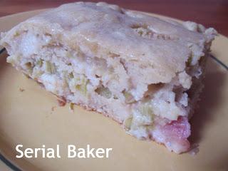 Gâteau rhubarbe-amande à la purée d'amande