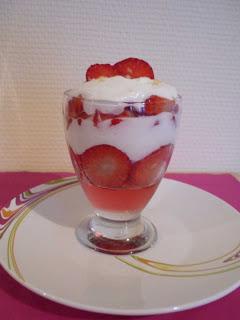 Verrine fraises et mousse de yaourt
