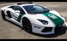 Dubaï : des policiers en voitures de luxe